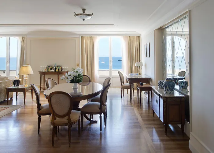 Carlton Cannes, A Regent Hotell