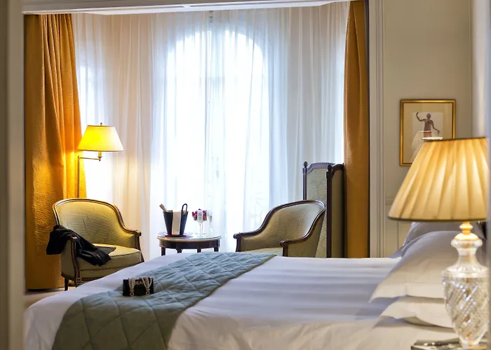 Carlton Cannes, A Regent 5*
