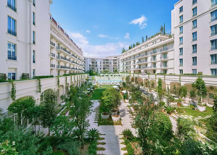 Carlton Cannes, A Regent Hotell