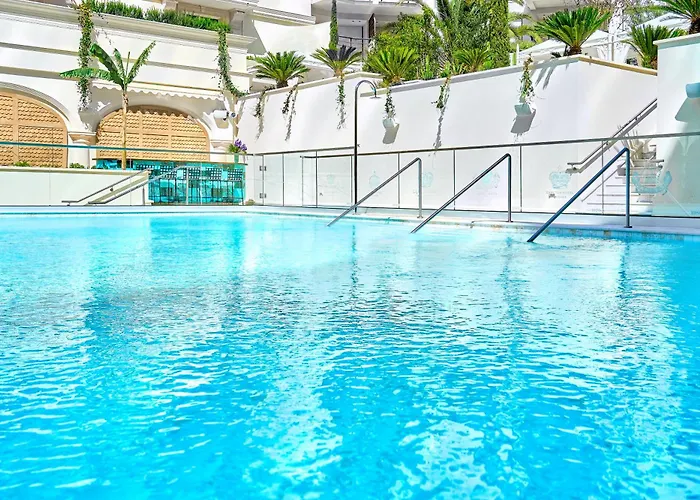Carlton Cannes, A Regent 5* Cannes