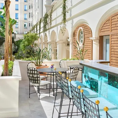 Carlton Cannes, A Regent 5*