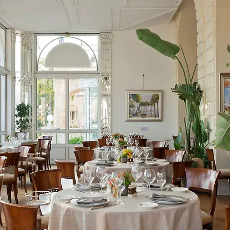 Carlton Cannes, A Regent