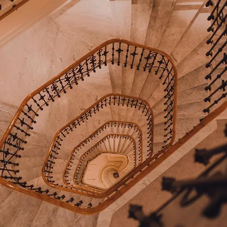 Hotel Carlton Cannes, A Regent