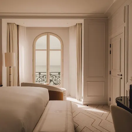 Carlton Cannes, A Regent 5*