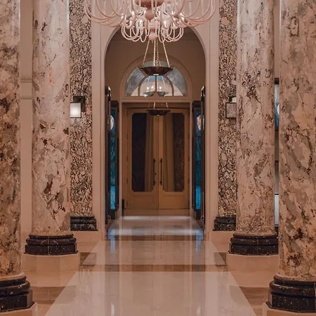 Carlton Cannes, A Regent Hotel 5*