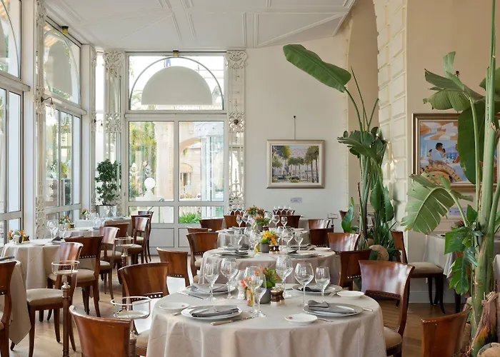 Carlton Cannes, A Regent