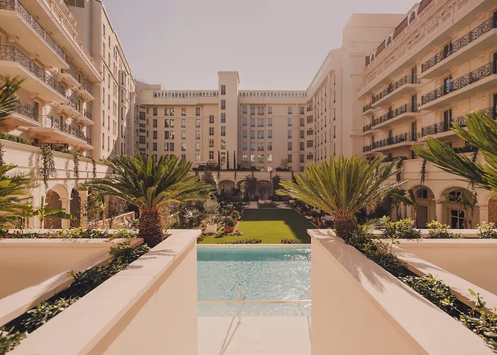 Carlton Cannes, A Regent 5*