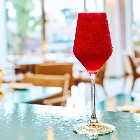 Carlton Cannes, A Regent 5* Cannes