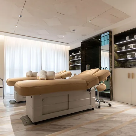 Otel Carlton Cannes, A Regent